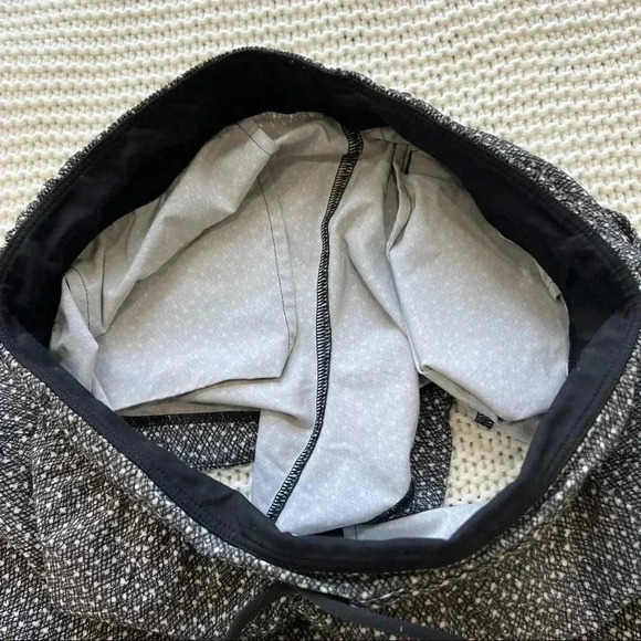 Lululemon Shorts - Womens Size 4 - Picture 4 of 7